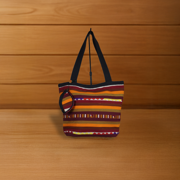  กระเป๋าถือผ้าทอมือ 