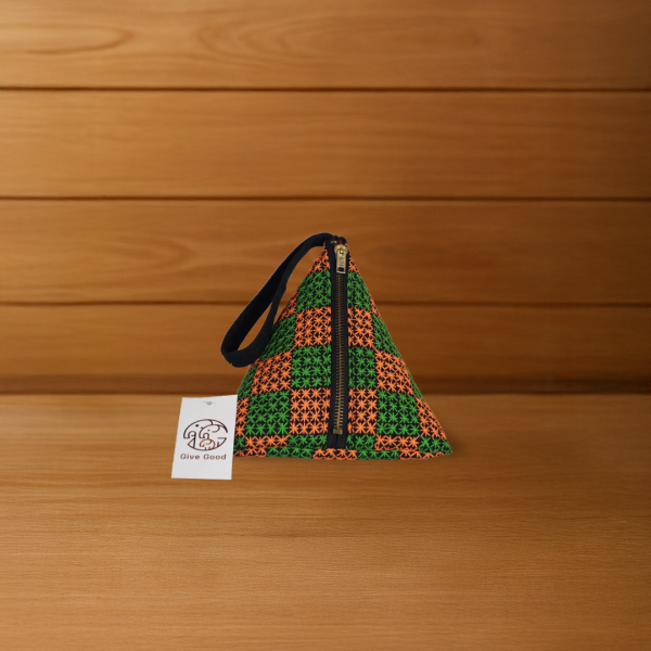  กระเป๋าใส่เหรียญปิระมิด